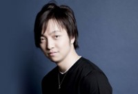 �\���f�r���[10���N�̎O�Y��m�A�����x�~���̊�����O���[�v�����U��Ԃ�