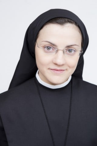 マドンナも絶賛 歌う修道女 シスター クリスティーナとは Oricon News