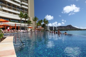 �n���C�u�[���̔g�ɏ��A���N�̉Ă͉Ƒ��Ńn���C�I�@�v���ɕ������A�ŏ{�̂��X�X���X�|�b�g�́H