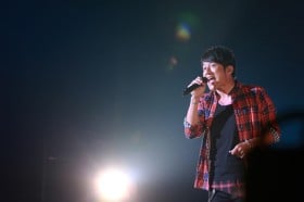 ����a����GAKU-MC�ɂ��E�J�X�J�W�[�A2015�N�����C�u���T�b�J�[���Ɉ�ꂽ���M�̈��