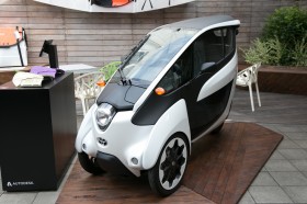 ���̖������Ɉ��|����邱�ƊԈႢ�Ȃ��I �uAutodesk Gallery Pop-Up Tokyo�v