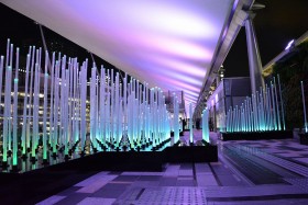 �u�O�������[�t�v�̌��A�[�g�ō��܂�@�����ʂ铌���N���X�}�X�i�C�g