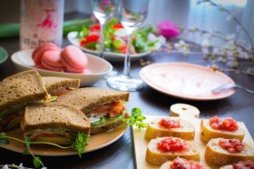 �ЂƑ������t���y���ނ��Ԍ��u�����`�ylive in luxury �|�������C�t�|�z