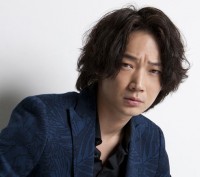 綾野剛 口説き文句は そろそろ人間やめませんか 怪物 の愛を語り尽くし 2ページ目 Oricon News