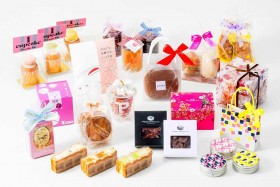 �~�J�ł�HAPPY�ɁI �O�����X�^�ŃX�C�[�c���y������