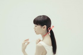 M�X�e���o���A�Ǝ��̐������V���K�[Aimer���A�[�e�B�X�g�Ɉ�����闝�R