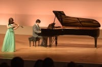 �L���������R�茫�l�A�g���荇����d�t�h�Ӑg�̉��t�V�[�����ց@�w�l���͌N�̉R�x�{�҉f��