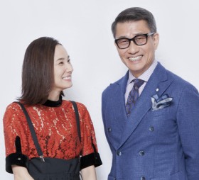 ����M�ꁕ�g�c�r�A���o�������l�Ɖ��i�����̃X�^�[�̏��Βk�u�ӂ�����J��[�ߍ����Ă��܂����B�e����v