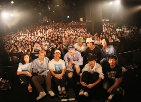 HYUKOH�ƃl�o�����A�Ɠ��̐��E�ς��Ԃ��肠����������̑΃o�����C�u