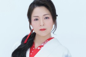 �Ό��m�q�A�f�r���[30���N�Ō�����V���Ȉ��