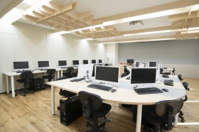 VR�N���G�C�^�[�琬�̌����T��u���L���Ǝ�֊g�傷��3�N��̊���̏�v