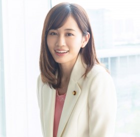 �O�c�֎q�A�����q�Ɓg���A�C�h�������h�����H�u�w�ł��グ�ňꏏ�ɗx�낤�x�Ɓc�v