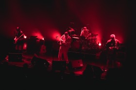 HYUKOH�i�q���S�j�A���R�̂̃V�e�B���b�N�Őԍ�BLITZ���吷��