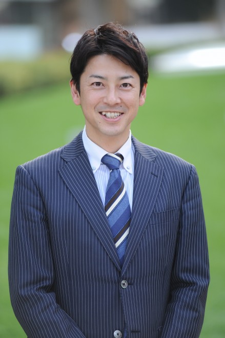 『報道ステーション』のメインキャスターを担当するテレビ朝日・富川悠太アナ