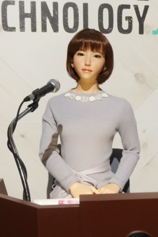 MC�A�V�X�^���g�𖱂߂�A���h���C�h�EERICA