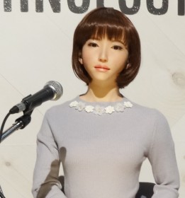 �ߖ����̃e���r��̊��@���e���w�N���G�C�e�B�u�e�N�m���W�[���{�x�J��