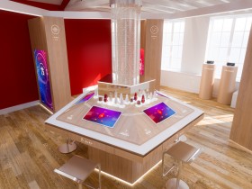 ���s�̔��M�n�E���h�L���b�g�X�g���[�g���ɁA�ߖ����̃X�L���P�A�̌����ł���SK-II �̃X�}�[�g�X�g�A���o��