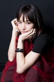 LiSA�A�A�j���e�[�}�ւ̑z�������u������i������Ă���1�l�v