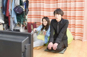 �������e���r���C�P�����ގ���������c�u�����Ɠd�n�ނ��L�������u�R���f�B�v���[�r�[���J