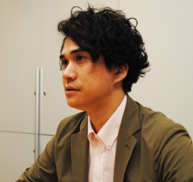 �V��EMI Records�𗦂���Ⴋ�~���[�W�b�N�}���̒���