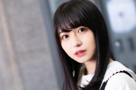 ���_�˂�A�O��46�E���₫��46���O���[�v���o�������B��̑��݁u�O��46�̓N�[���ȃC���[�W�A���₫��46�̓n�b�s�[�I�[���v