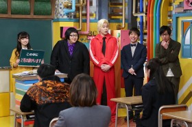 ���������w�W�Ƃ��Ȃ��A�e�����w�t���Z3�NC�g�x���񎦂���e���r�E�̍���