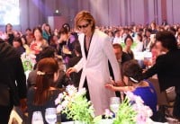 YOSHIKI���J�ÁA���͂⍂��w�����ł͂Ȃ��u�f�B�i�[�V���[�v�̑��l��