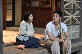 �����A���h���}�����h�����A�w�i�ɍ�����҂̎�荞��