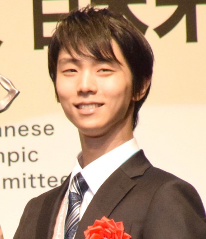 �����̃t�@���𗸂ɂ���t�B�M���A�X�P�[�g�̉H�������I��