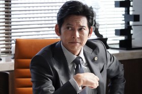 �wSUITS�x���{�Ő����̌��͔z���@P���������D�c���ۓޔ�27�N�Ԃ苤���͋��R�̎Y��