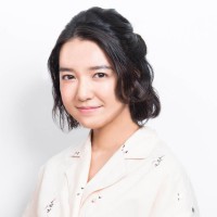 �㔒�ΖG���E�G�́A�󏭂ȁg�o���ŉ̂���h��菗�D�g�@�����Ȃ������ʒu��