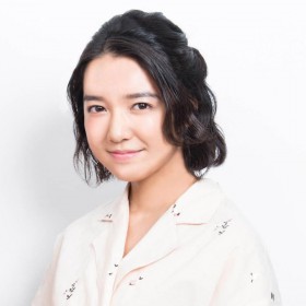 �㔒�ΖG���E�G�́A�󏭂ȁg�o���ŉ̂���h��菗�D�g�@�����Ȃ������ʒu��