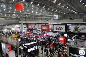 �w�����R�~�R�� 2018�x�ɂ݂�A���R�~�����̓��{�蒅