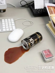 �{����������̂��ڂꂽ�R�[�q�[�Ńh�b�L���H�@���j�[�N��SNS���M�Ől�C�́g�ʔ��H�i�T���v���h