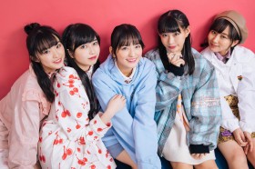 �A�C�h���O���[�v�ň�����悷�A�����₫���C���{�[�̎��ȃv���f���[�X��