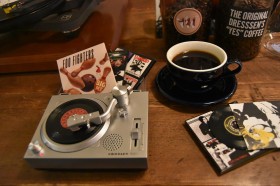 ���N�͌���A�C�e���o��ŁA�ߋ��ɗ�����Ȃ��قǐ���オ��? 4/13�́A���R�[�h�V���b�v������