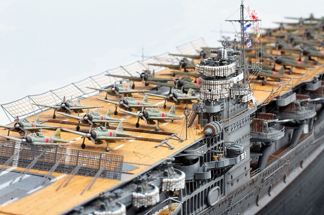 1/700 スケールモデル】艦載機のサイズはわずか１センチ、旧日本海軍