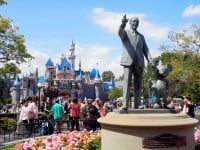 ��x�͍s�������C�O�f�B�Y�j�[�@�J���t�H���j�A�ŃE�H���g�E�f�B�Y�j�[�̐��n����