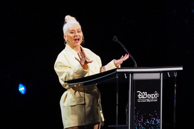 �u�f�B�Y�j�[�E���W�F���h�v�Ƃ��ĕ\�����ꂽ�N���X�e�B�[�i�E�A�M�����iC�jORICON NewS inc.