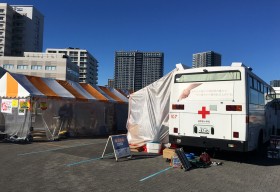 �u�F�肿��񌣌��|�X�^�[�v����͊��Ⴂ�����[�H ���̖��_��ٌ�m�Ɖ^�c�ɕ�����