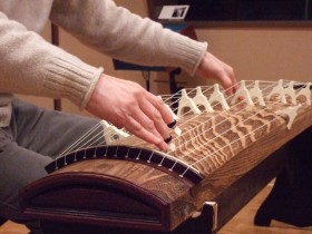 ���܂�O���l�Ɠ��{�����Ƃ̐ړ_�ɁH �a�H�X�ŗ����g����BGM�h ����̗���