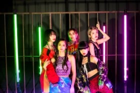 �t�@�~���[�O���[�v�S������ɕ������J����uFAKY�v�A���́g�K�[���Y�E�p���[�h�̐^��