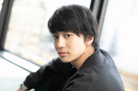 �ɓ������Y�̂قƂ΂���g���U�[���h�@�����Ċ������Ă����A����𒴂��郍�}��