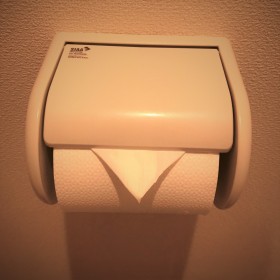 �R���i�Ђɂ�����g�C���b�g�y�[�p�[�g�O�p�܂�h�̐���A�܂�ꂽ������j��̂Ă�h��