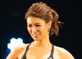 �y�x�X�g�{�f�B�W���p���@BBJ�z�u���ʂ̏��̎q������E����c�v�Z���s�X�g�o�c�҂��R���v���b�N�X���������{�f�B���o��u���Ƃ��тꂪ�����v