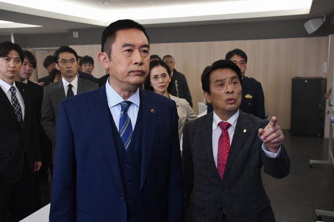 部下をねぎらい手柄を褒める ブラック上司はもういない 刑事ドラマのコンプライアンス Oricon News
