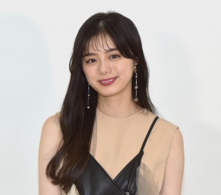 紺野彩夏さん直筆サイン入りチェキ | ORICON NEWS