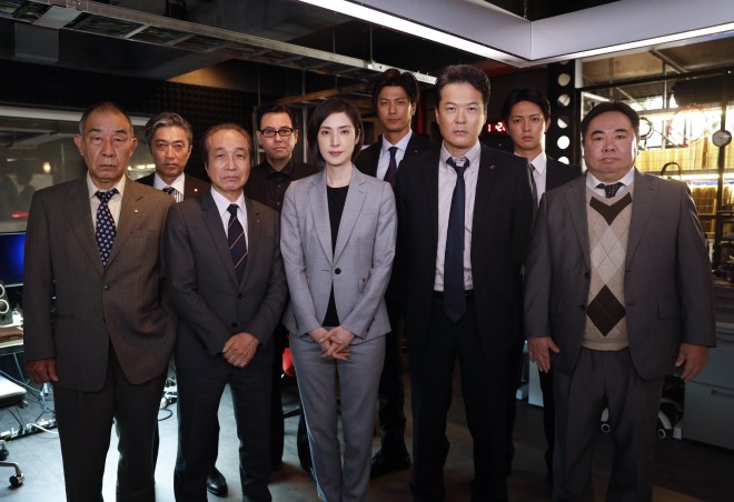 (C)�e���r����