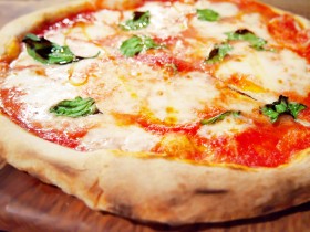 �y�ӎ������z�R���i�Ђŋ}���������t�[�h�f���o���[�@�ł����ރ��j���[�͕s���́u�s�U�v