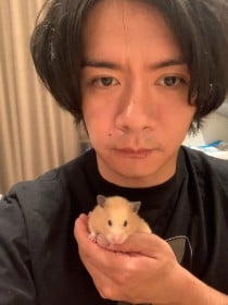 ��c�N���X�^���A�n���X�^�[��M�����߂��Đl���ςɕω�